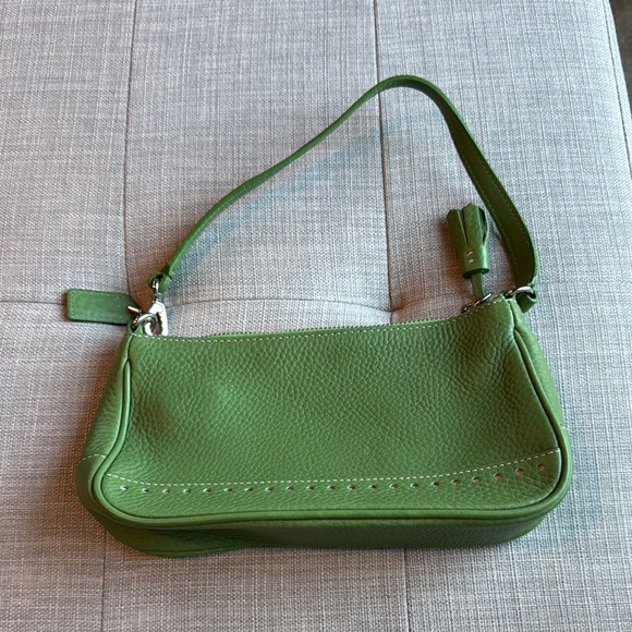 Coach Pebbled Green Leather Shoulder Bag A06S-9860 Pristine Condition - Picture 2 of 9